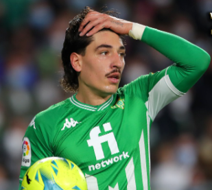 Bellerin wants a permanent contract with Betis